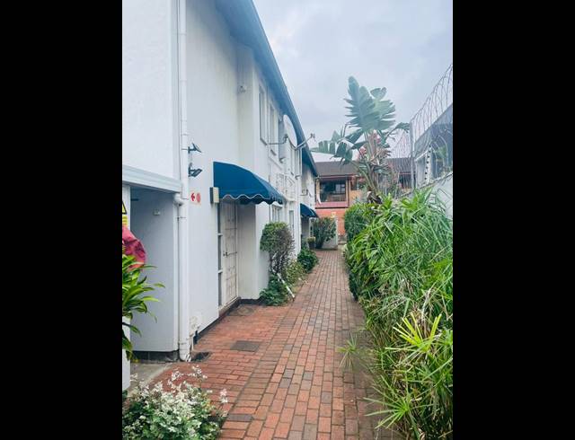 2 BEDROOM APARTMENT FOR SALE IN GLENWOOD